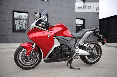 Цены Honda VFR 1200F Бензин