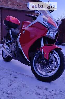 Ціни Honda VFR 1200F Бензин