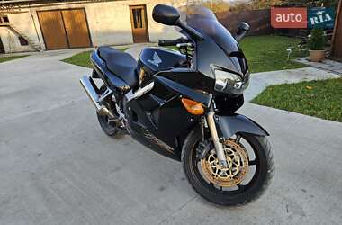 Ціни Honda VFR 800F Interceptor Бензин