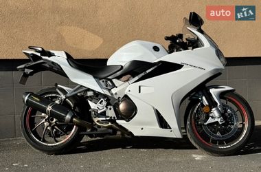 Ціни Honda VFR 800F Interceptor Бензин