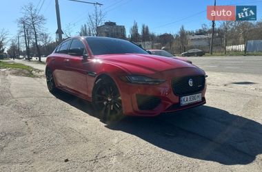 Ціни Jaguar XE Бензин