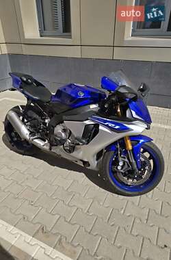Ціни Yamaha YZF R1 Бензин