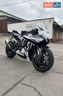 Ціни Yamaha YZF R1 Бензин