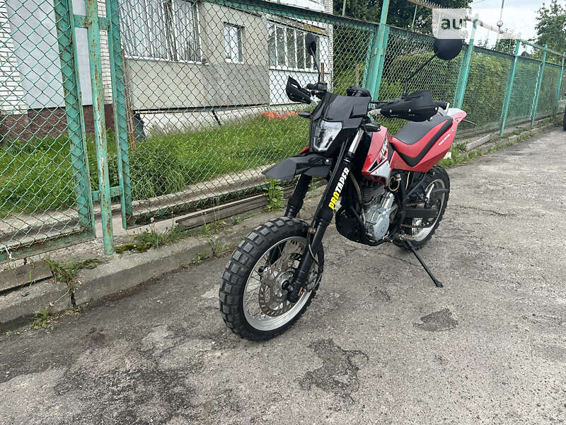 Мотоцикл Супермото (Motard) Beta M4