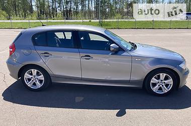 BMW 1 Series  2011