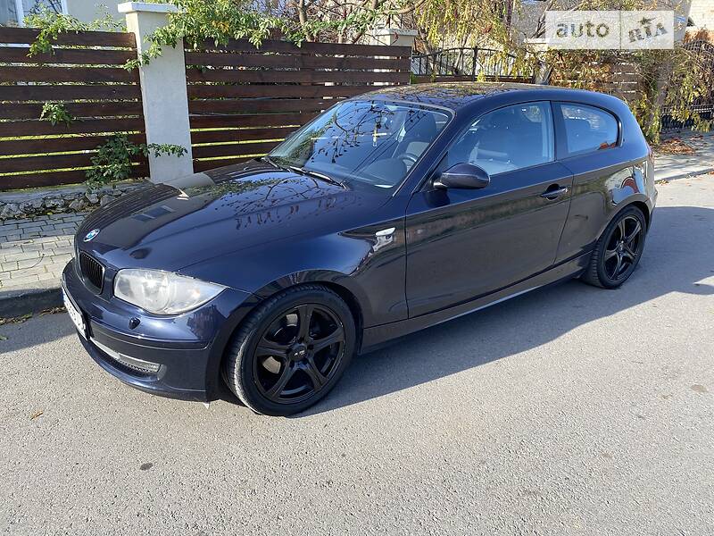 Купе BMW 1 Series