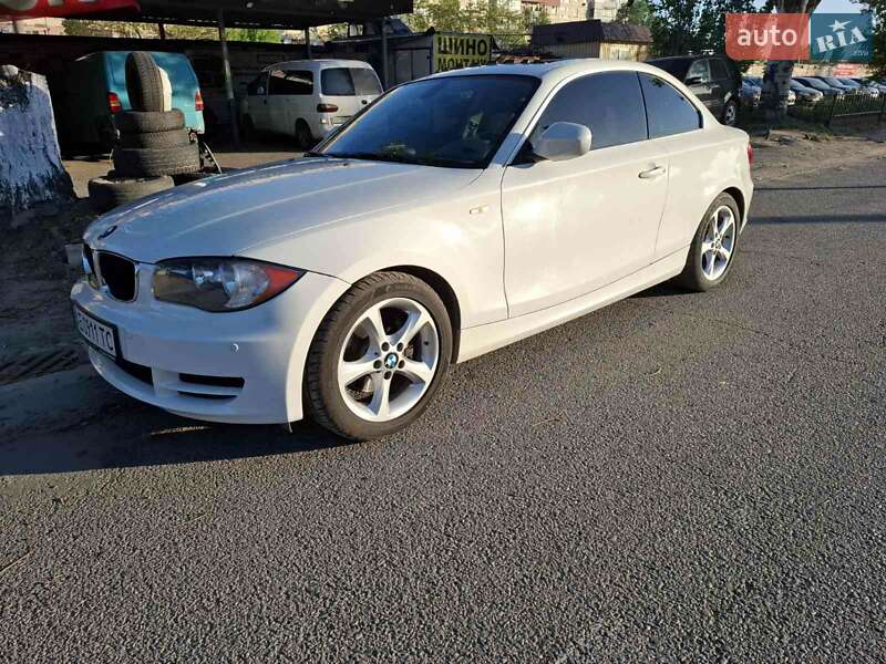 Купе BMW 1 Series