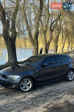 BMW 1 Series  2005
