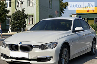 BMW 3 Series luxury line 2012