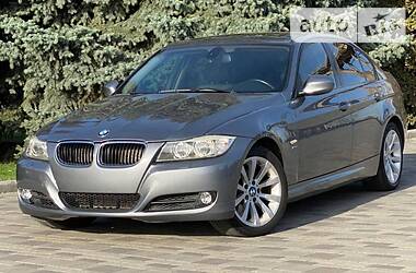 BMW 3 Series  2011