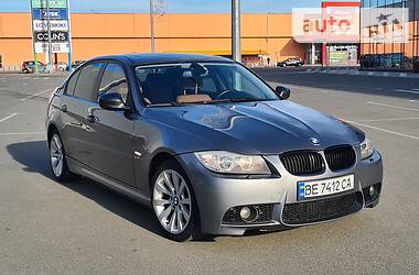 BMW 3 Series  2011