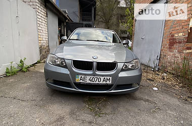 BMW 3 Series  2005