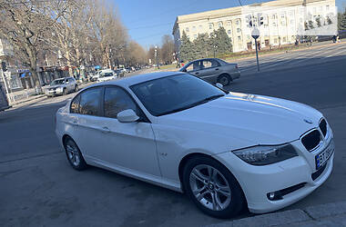 BMW 3 Series  2011