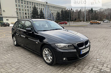 BMW 3 Series  2010