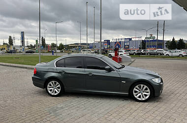 BMW 3 Series  2011