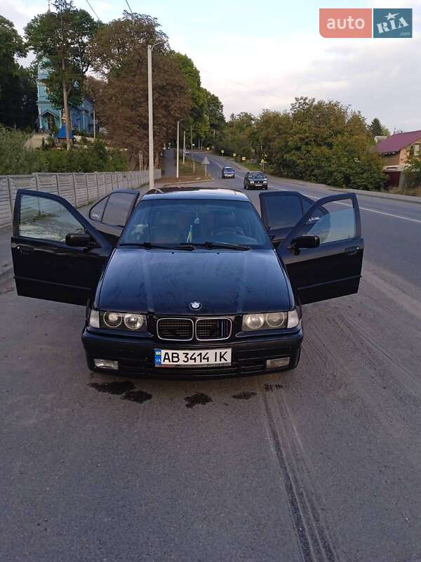 Седан BMW 3 Series