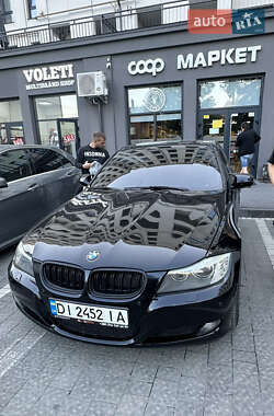 BMW 3 Series  2011