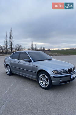 BMW 3 Series  2004