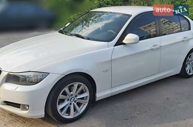 BMW 3 Series  2010