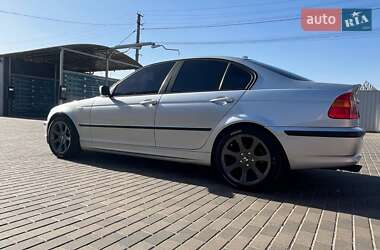 BMW 3 Series  2004
