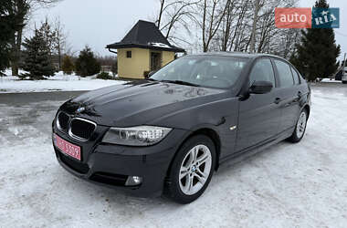 BMW 3 Series  2010