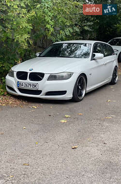 BMW 3 Series  2010