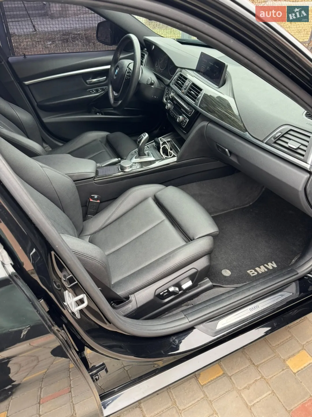 BMW 3 Series 2018 VIN WBA8F1C59JAE92960 фото оголошення 8 з 23