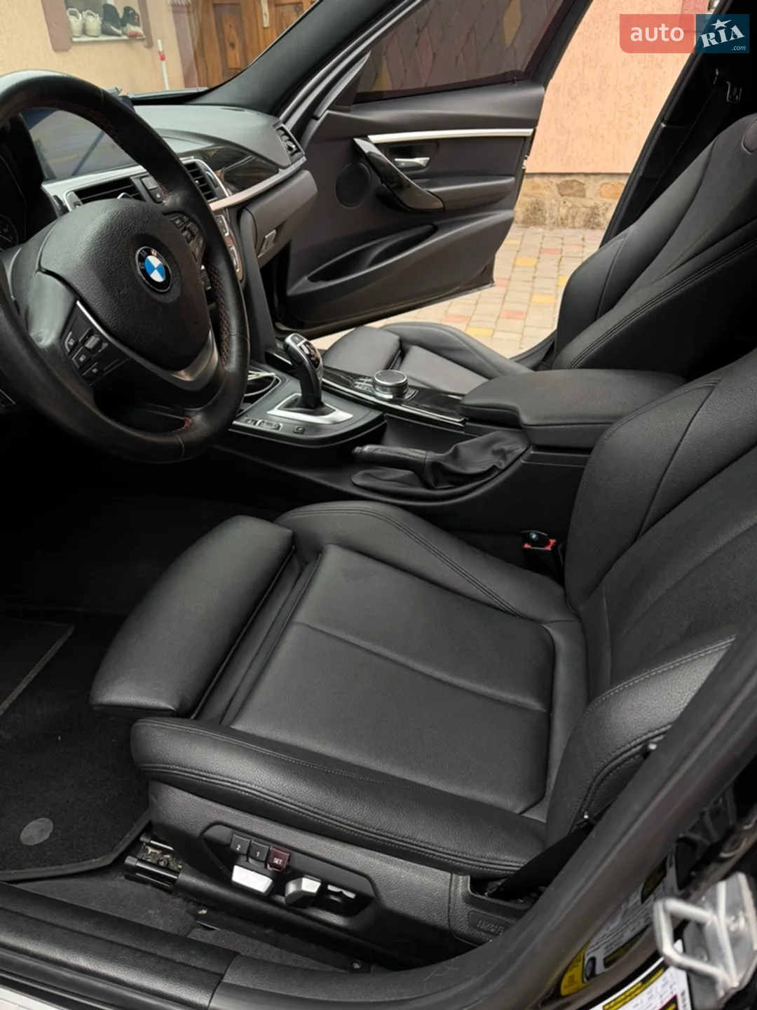 BMW 3 Series 2018 VIN WBA8F1C59JAE92960 фото оголошення 18 з 23