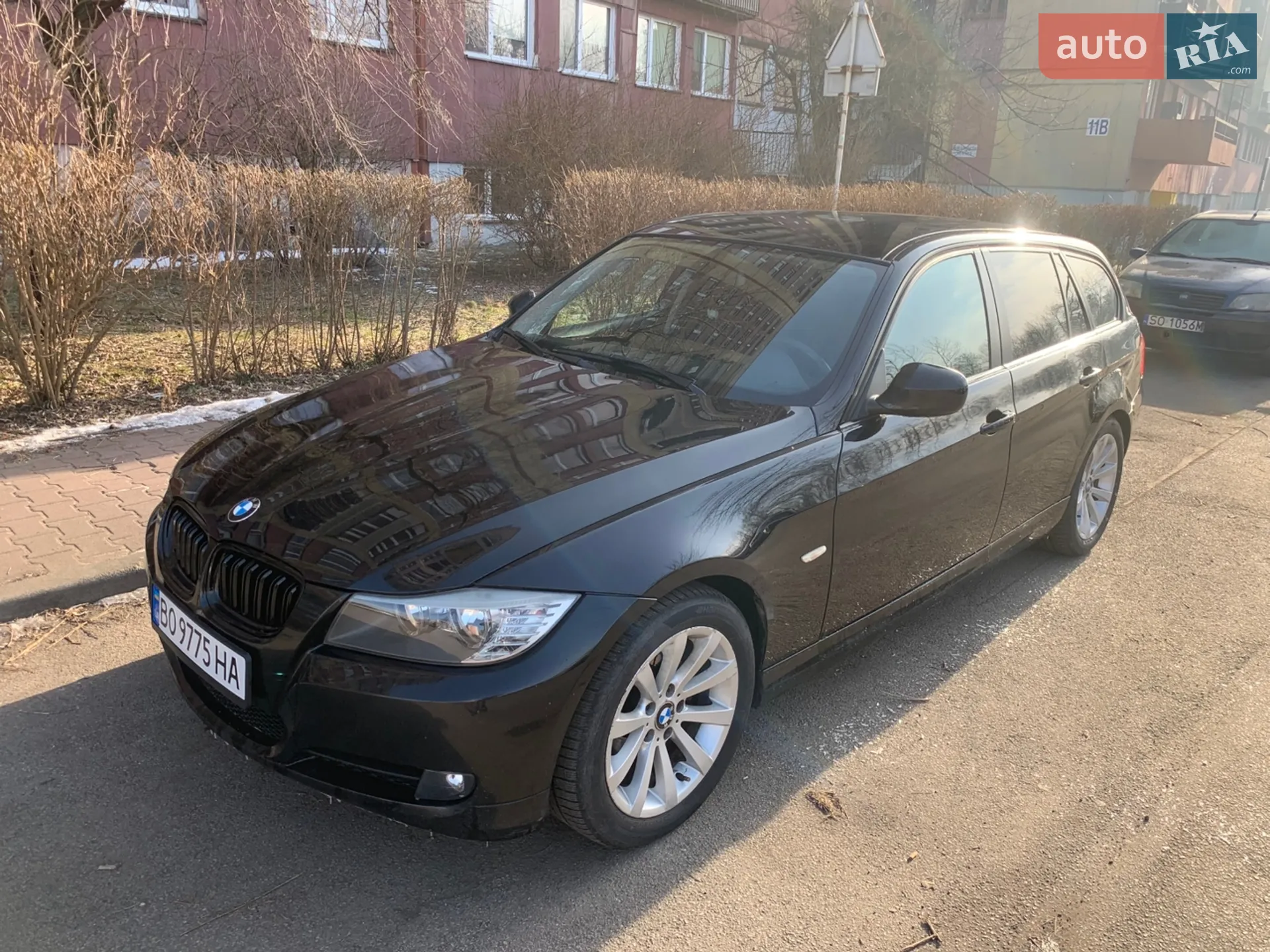 BMW 3 Series 2010 VIN WBAUX31010A670032 фото оголошення 3 з 24