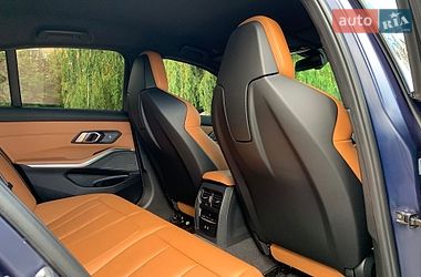 Седан BMW 3 Series 2023 в Кривом Роге