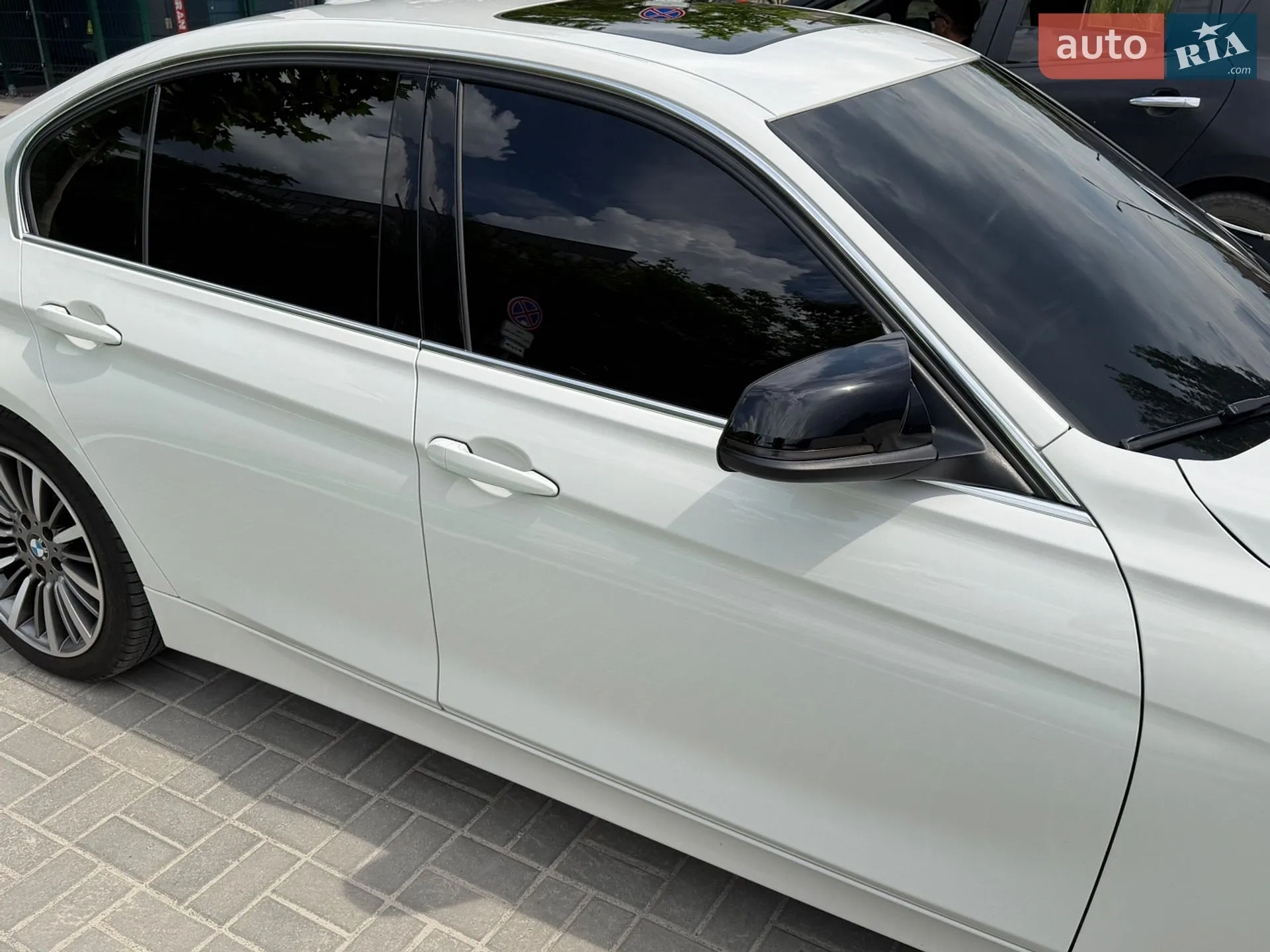 BMW 3 Series 2012 VIN WBA3B3C50DJ698638 фото оголошення 10 з 50