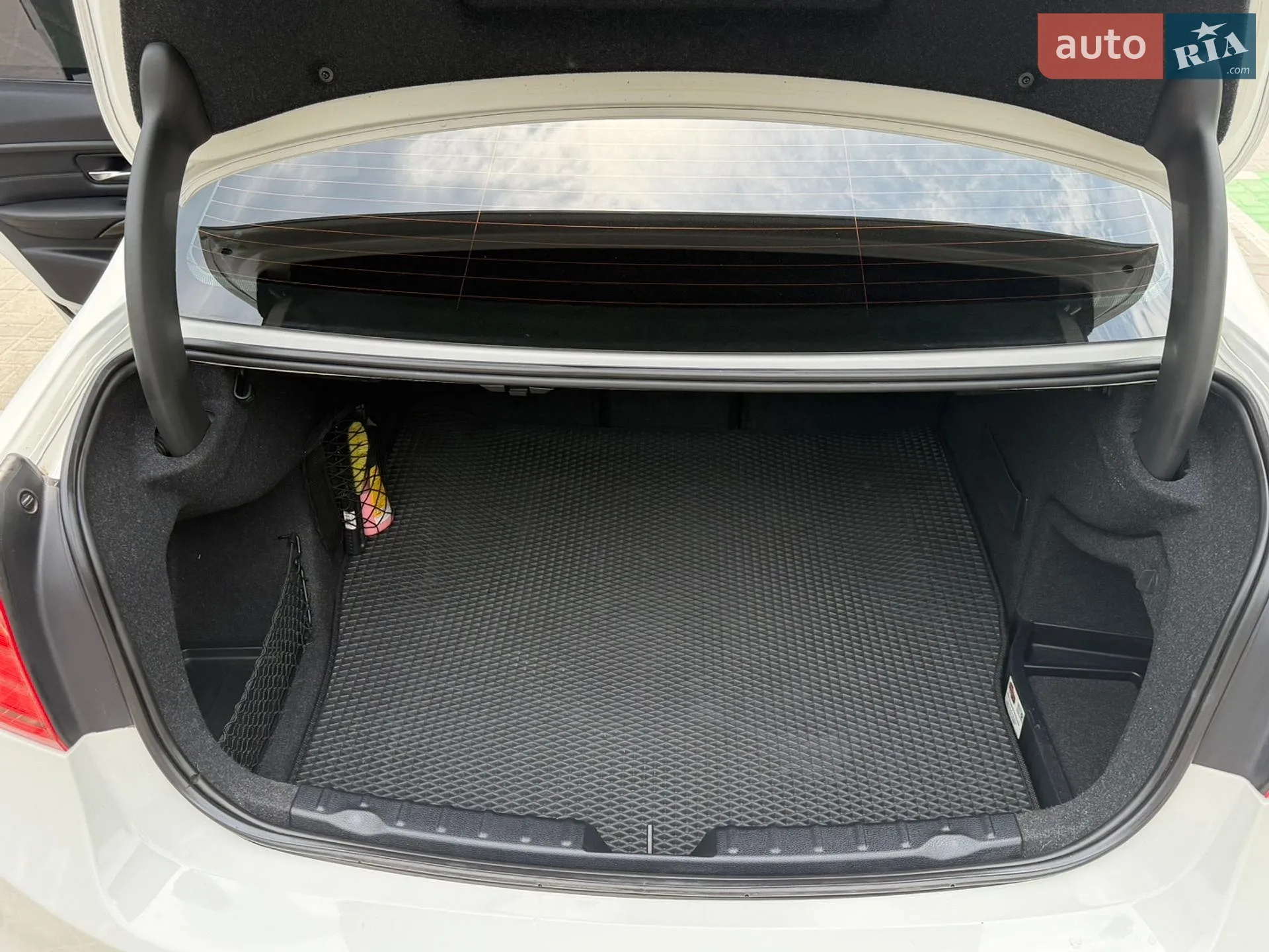 BMW 3 Series 2012 VIN WBA3B3C50DJ698638 фото оголошення 26 з 50