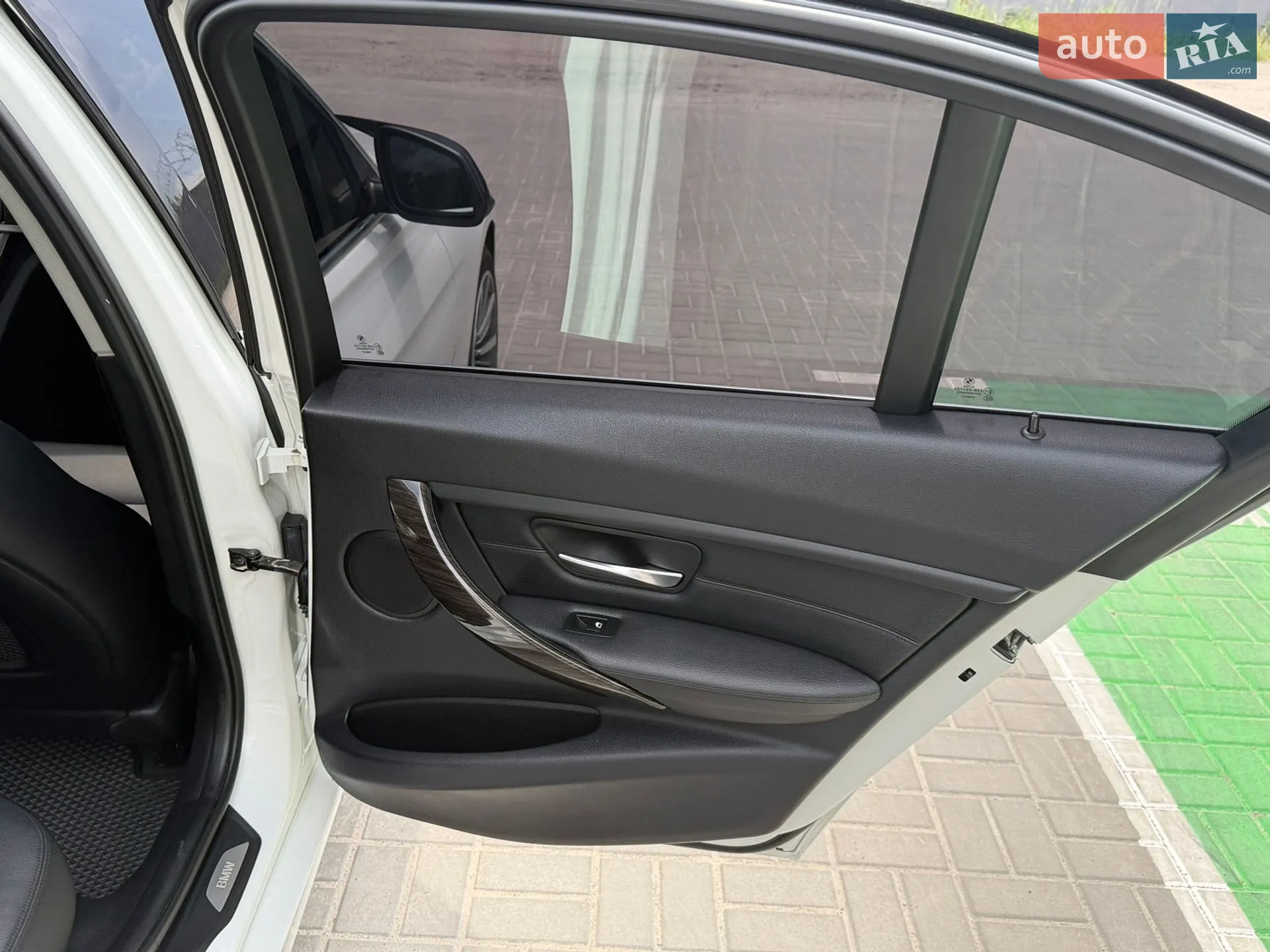 BMW 3 Series 2012 VIN WBA3B3C50DJ698638 фото оголошення 27 з 50
