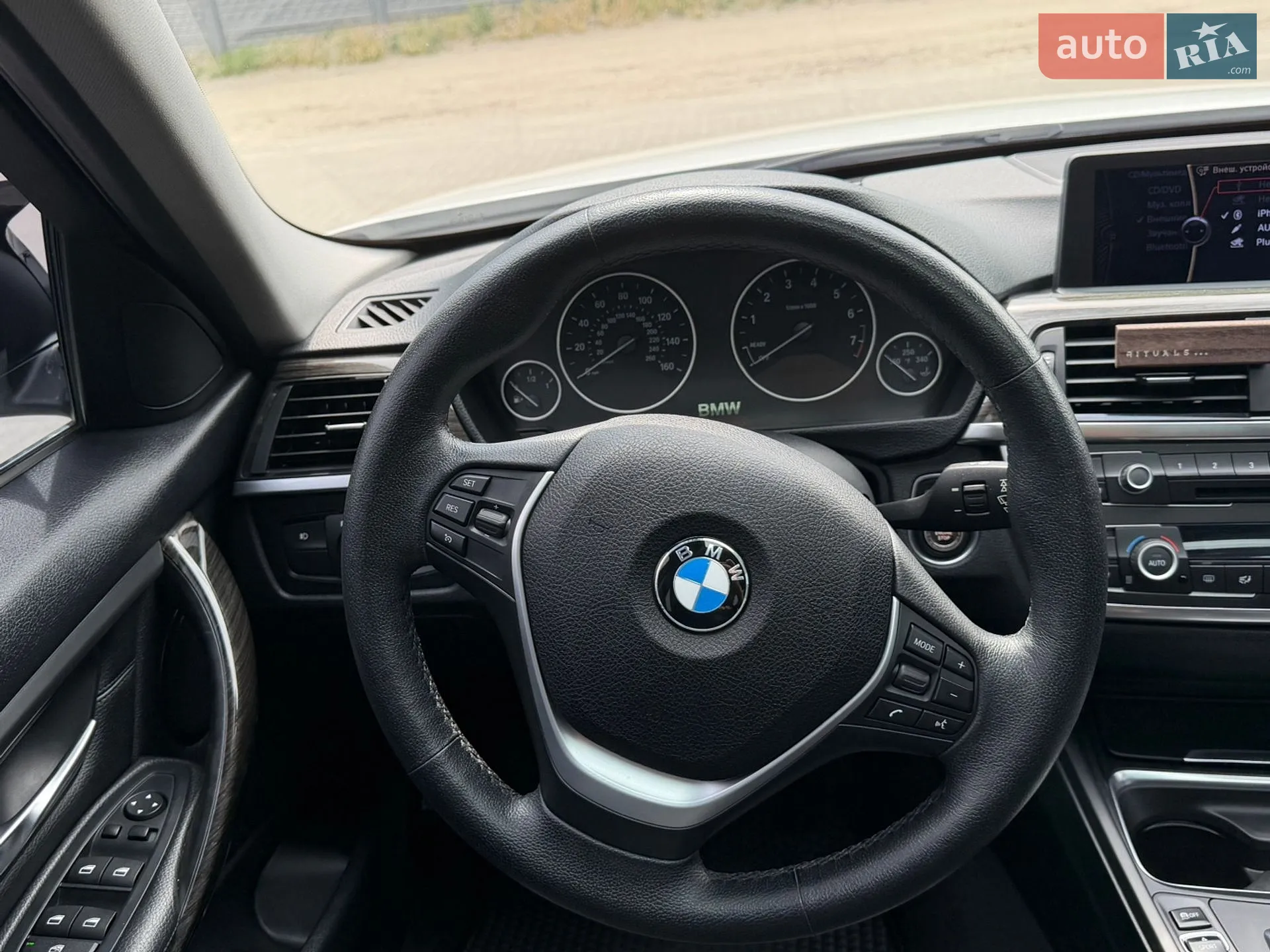 BMW 3 Series 2012 VIN WBA3B3C50DJ698638 фото оголошення 32 з 50
