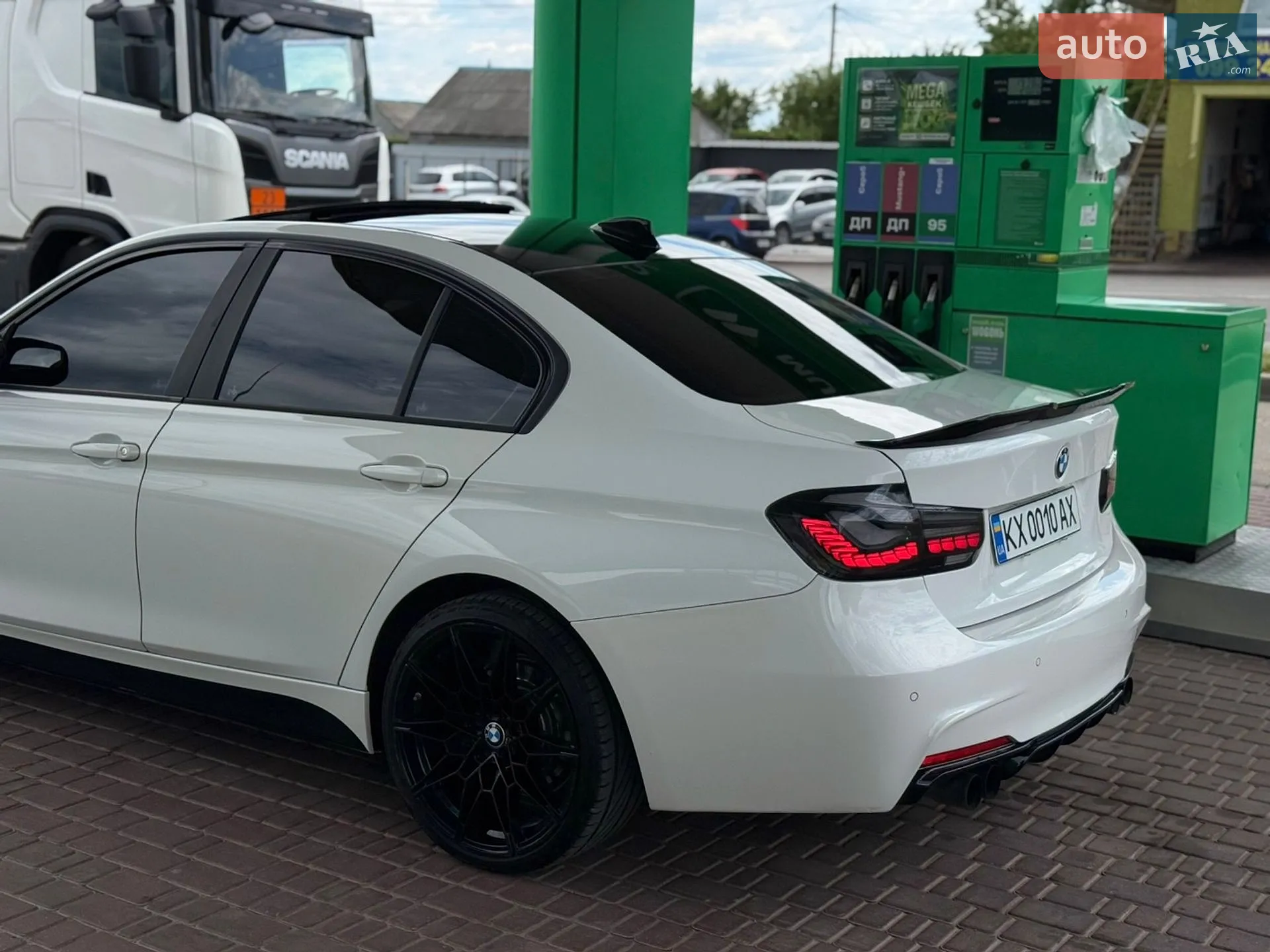 BMW 3 Series 2012 VIN WBA3A5G55DNP21171 фото оголошення 4 з 37