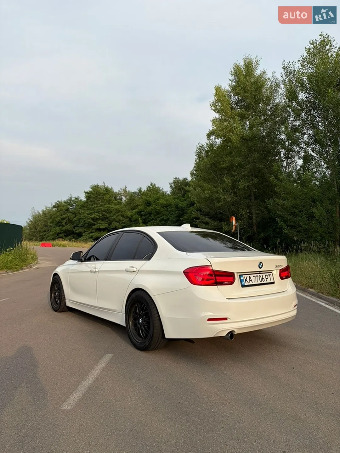 BMW 3 Series 2017 VIN WBA8A9C51JAD27708 фото оголошення 6 з 14