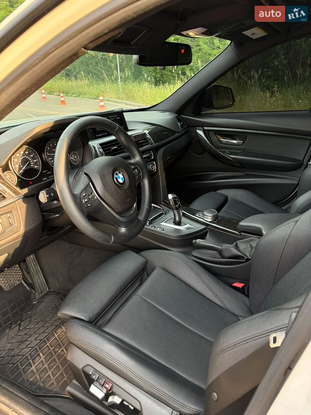 BMW 3 Series 2017 VIN WBA8A9C51JAD27708 фото оголошення 12 з 14