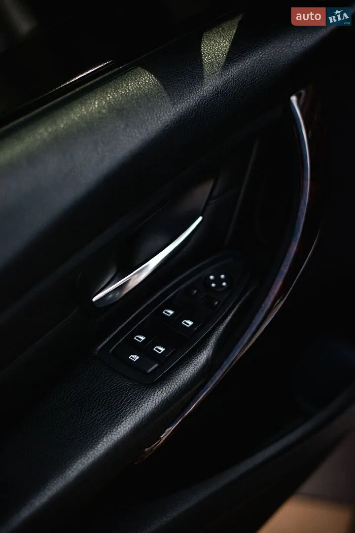 BMW 3 Series 2014 VIN WBA3B9G52ENR91853 фото оголошення 13 з 56