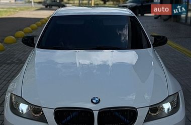 BMW 3 Series  2011