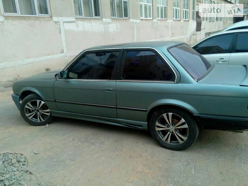 BMW 3 1984 года
