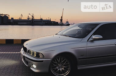 BMW 5 Series i 2001