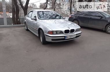 BMW 5 Series i 2000