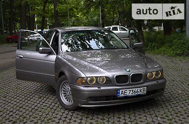 BMW 5 Series  2000