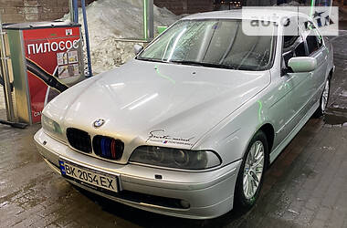 BMW 5 Series  2001