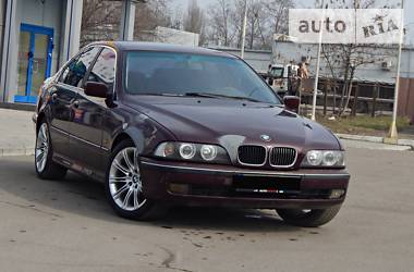 BMW 5 Series E39  1998