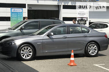 BMW 5 Series OFFICIAL  2011