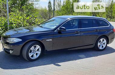 BMW 5 Series Black sapphire 2011