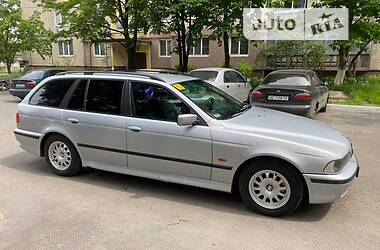 BMW 5 Series E39  1998