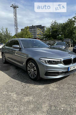 BMW 5 Series  2019