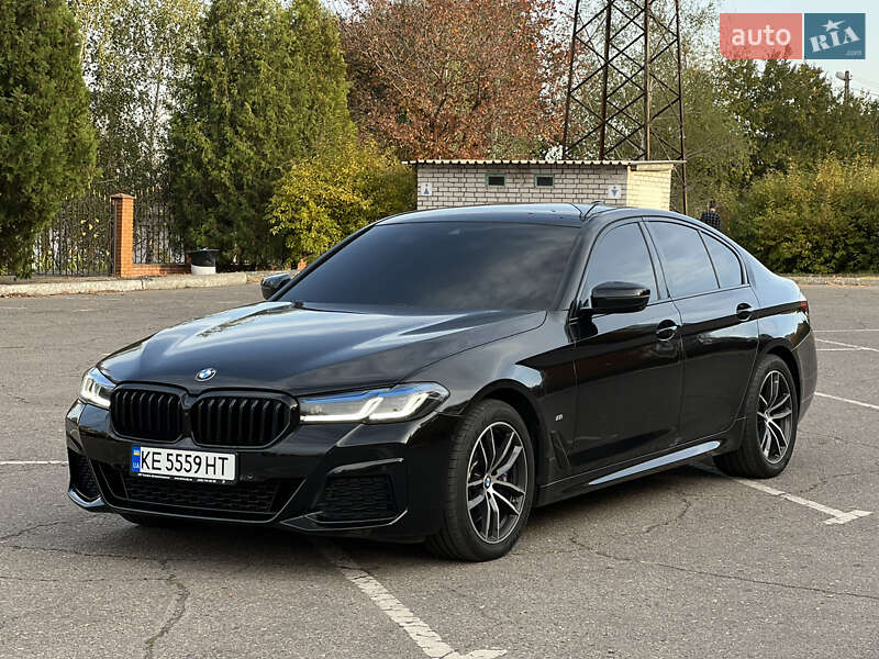 Седан BMW 5 Series